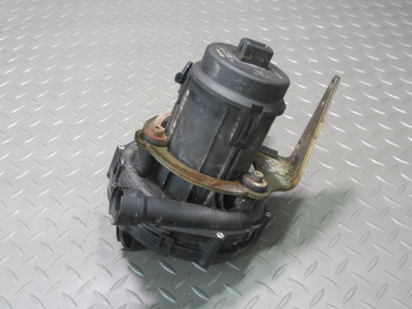 99-03 VW Eurovan T4 2.8L Secondary Air Injection Smog Pump OEM