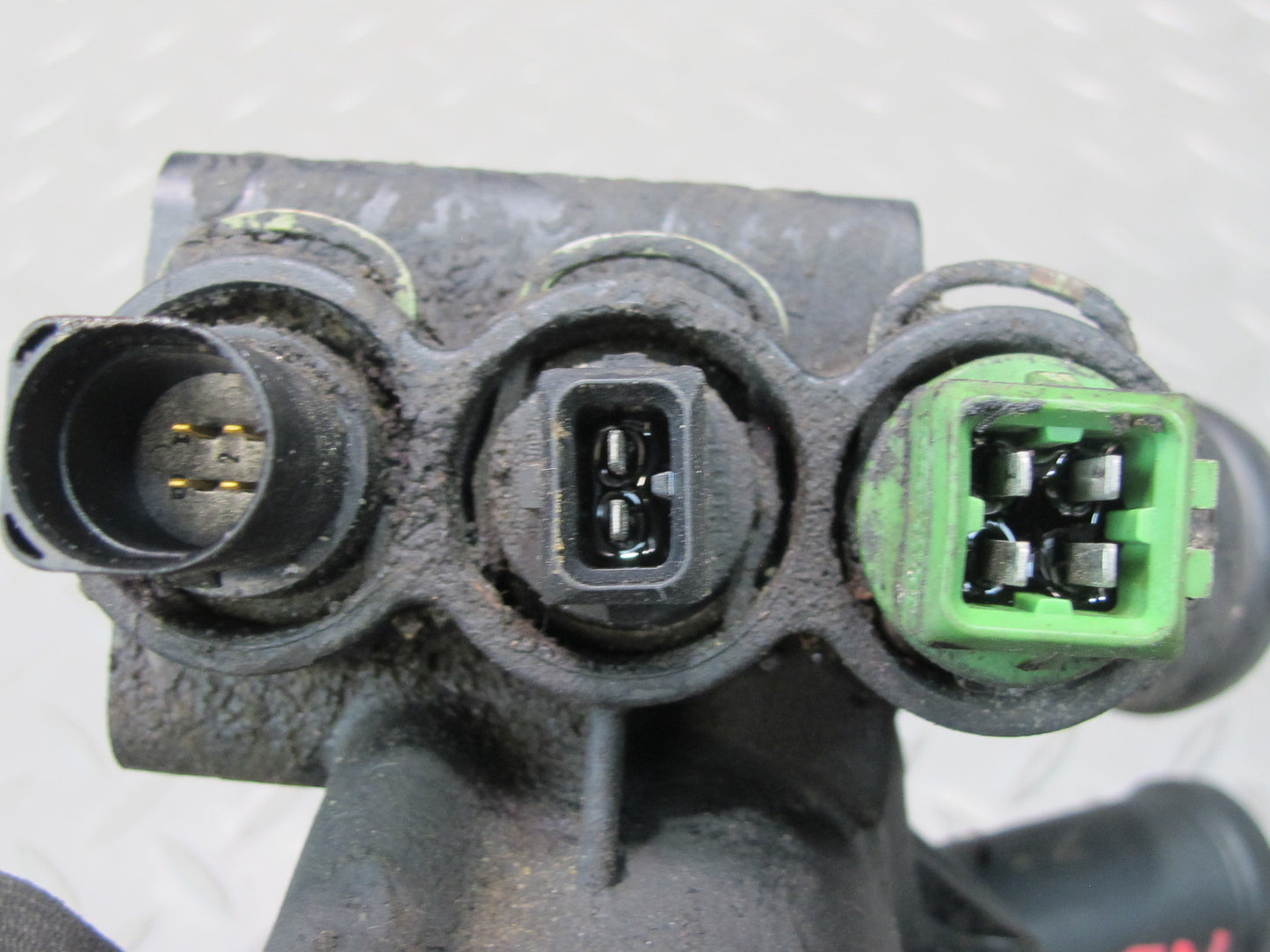 99-00 VW Eurovan T4 2.8L Engine Thermostat Housing 021121117A OEM