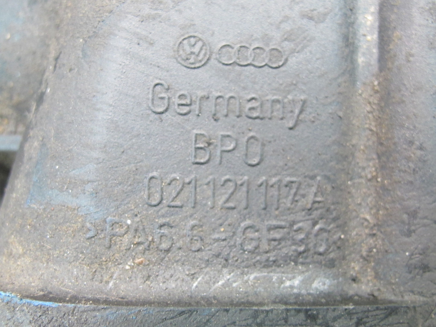 99-00 VW Eurovan T4 2.8L Engine Thermostat Housing 021121117A OEM