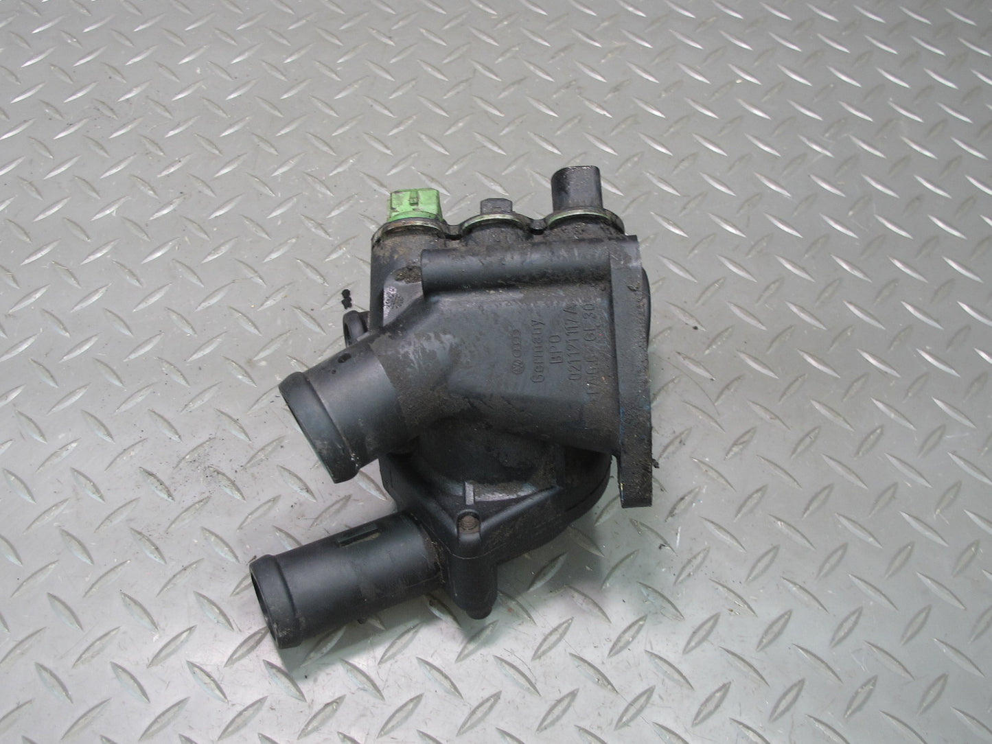 99-00 VW Eurovan T4 2.8L Engine Thermostat Housing 021121117A OEM