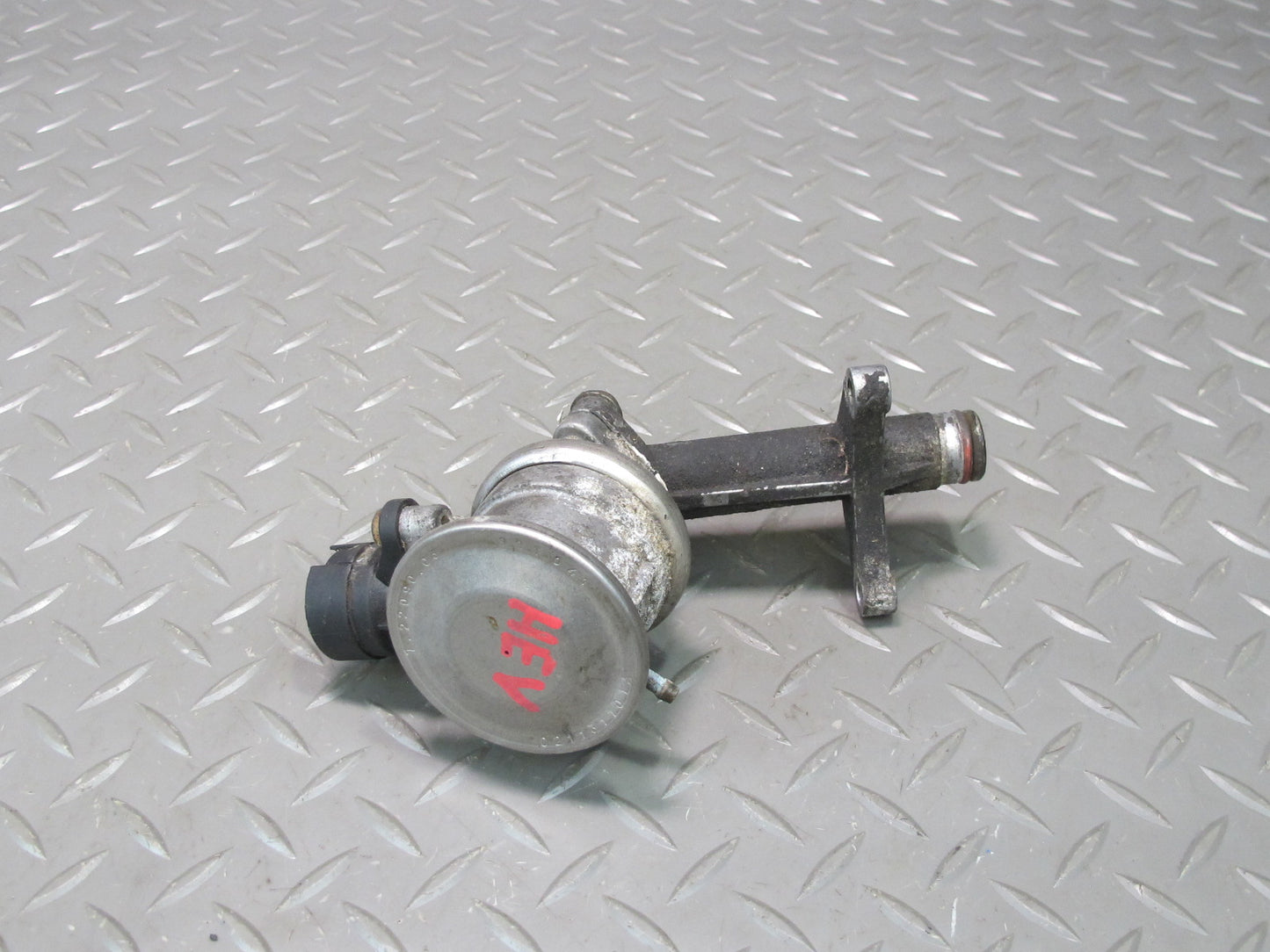 99-00 VW Eurovan T4 2.8L Air Pump Check Valve 021131101A OEM