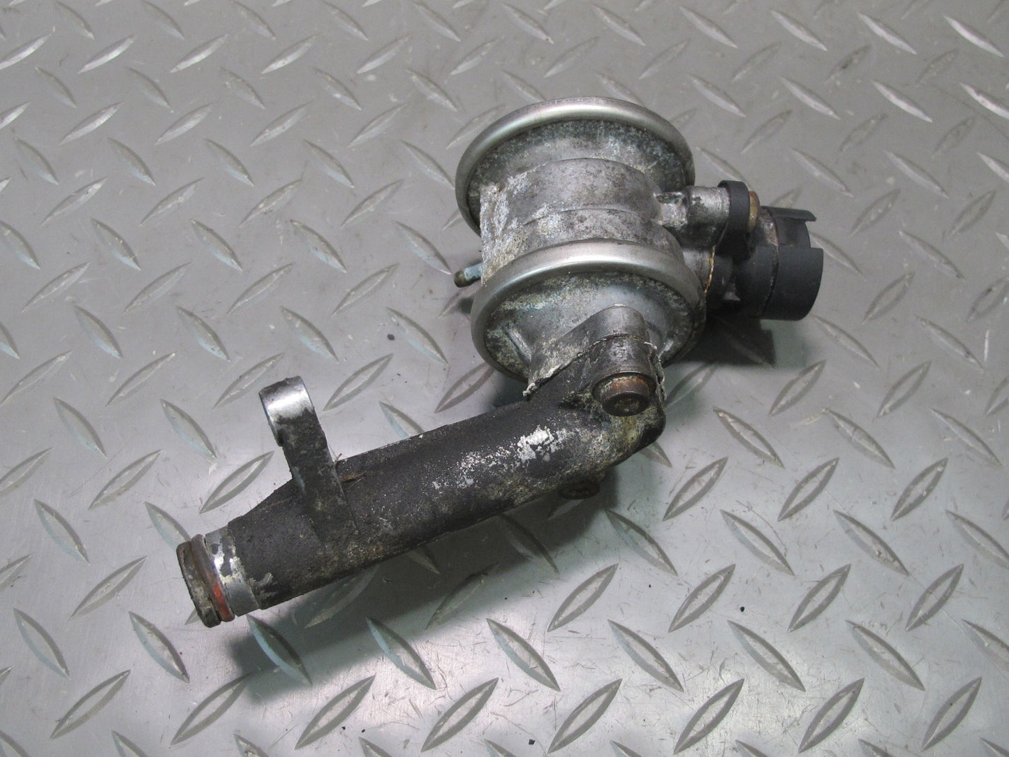 99-00 VW Eurovan T4 2.8L Air Pump Check Valve 021131101A OEM