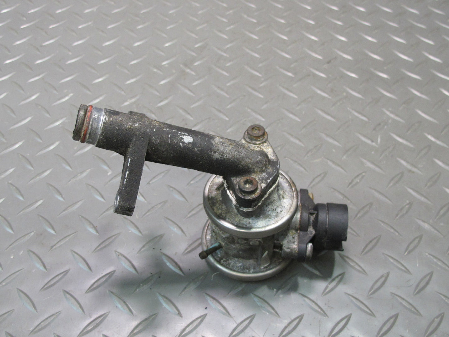 99-00 VW Eurovan T4 2.8L Air Pump Check Valve 021131101A OEM