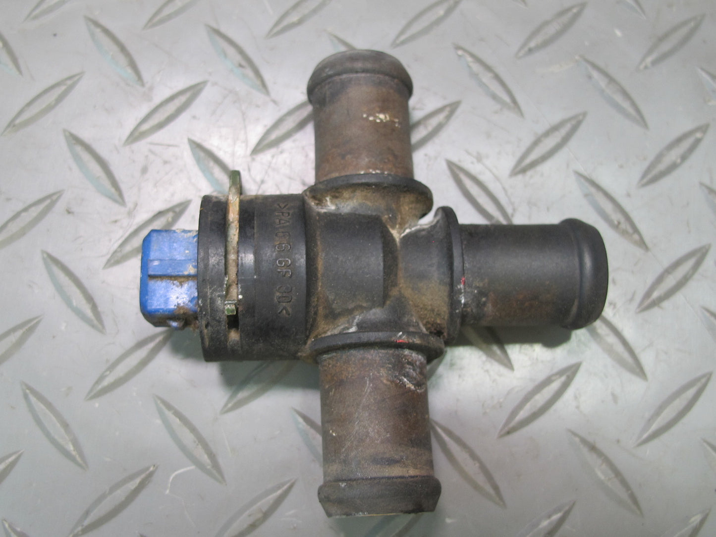 99-00 VW Eurovan T4 2.8L Engine Cooling Hose Flange Splitter Adapter OEM