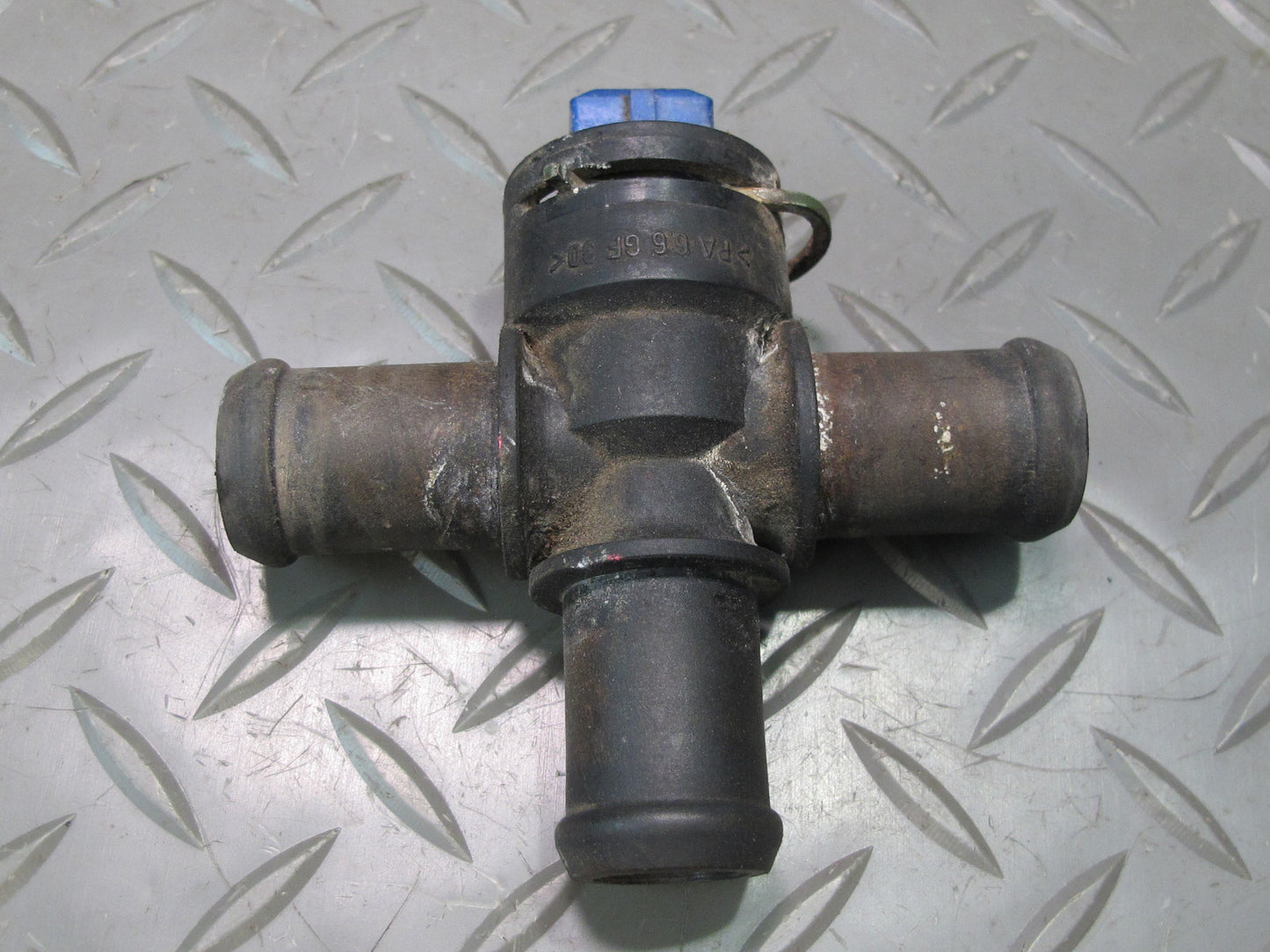 99-00 VW Eurovan T4 2.8L Engine Cooling Hose Flange Splitter Adapter OEM