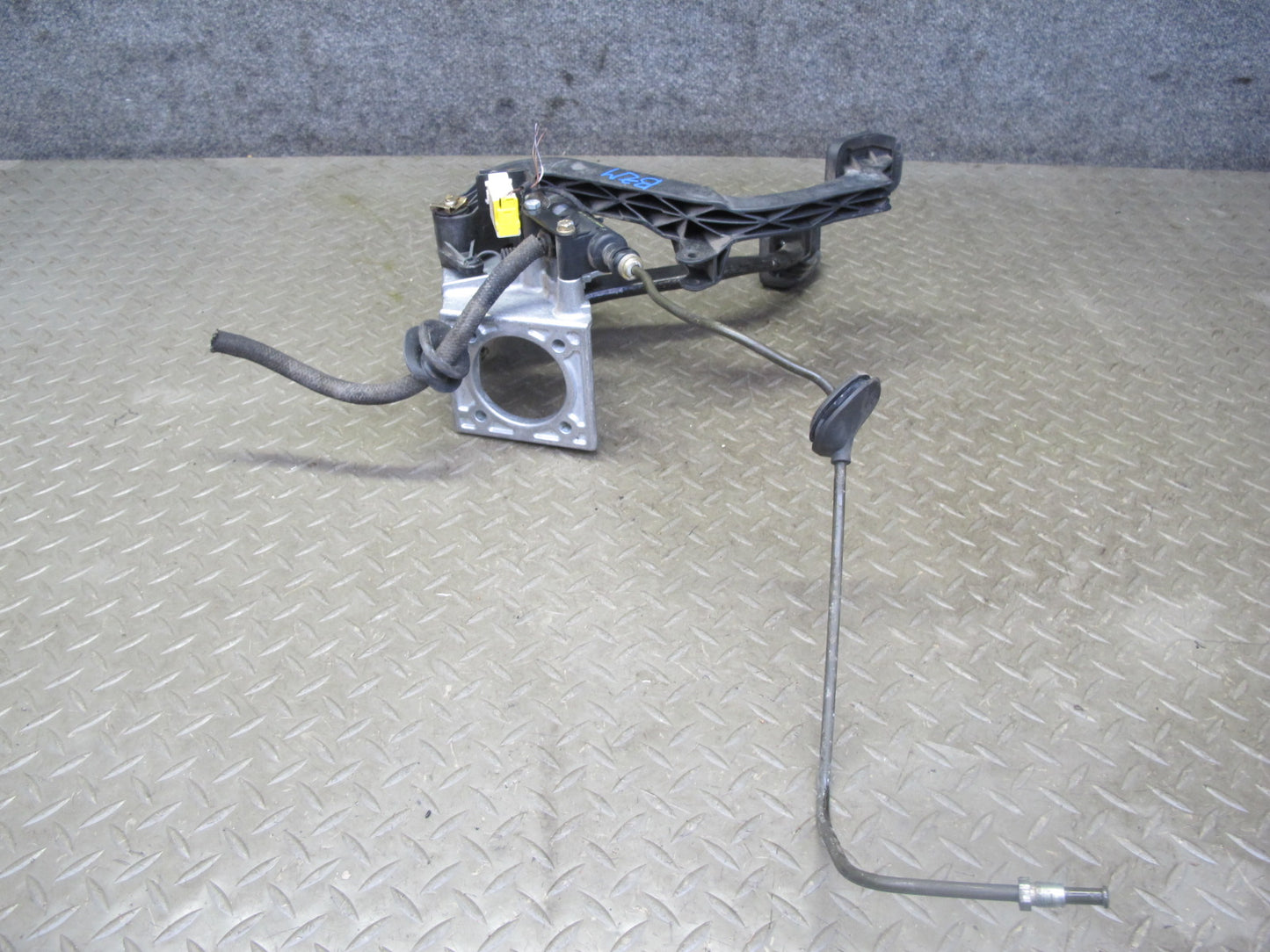 98-02 BMW E36/7 Z3 M44 M52 MT Gas Brake Clutch Pedal w Input Clutch Cylinder OEM