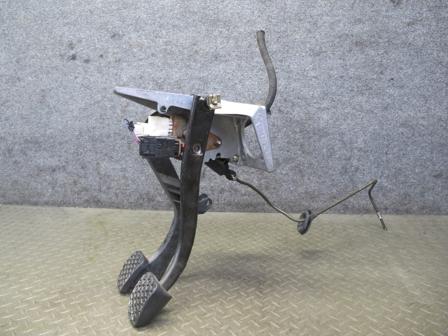 98-02 BMW E36/7 Z3 M44 M52 MT Gas Brake Clutch Pedal w Input Clutch Cylinder OEM