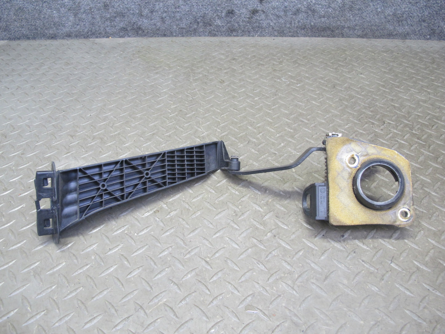 98-02 BMW E36/7 Z3 M44 M52 MT Gas Brake Clutch Pedal w Input Clutch Cylinder OEM