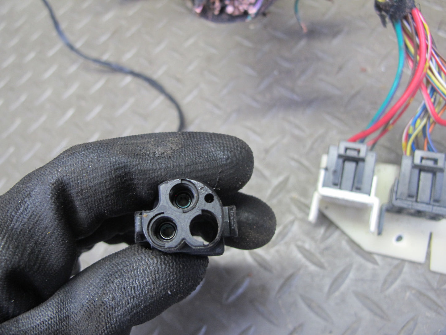 1998 BMW E36/7 Z3 1.9L M44 Under Hood Junction Relay Fuse Box w Wiring Assy OEM