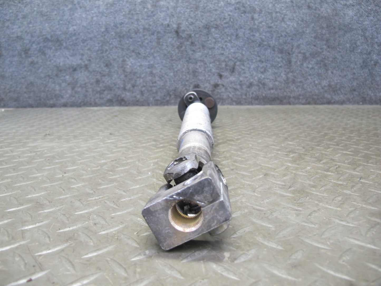 96-02 BMW E36/7 Z3 Steering Column Lower U Joint Linkage Shaft OEM
