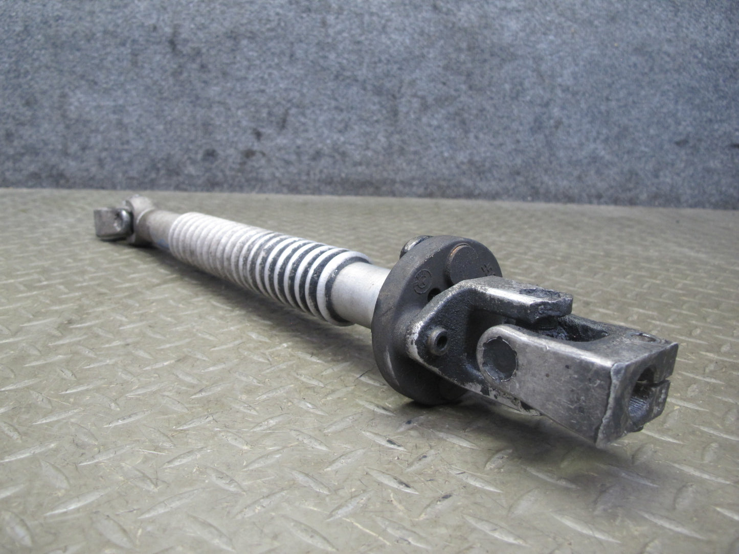 96-02 BMW E36/7 Z3 Steering Column Lower U Joint Linkage Shaft OEM
