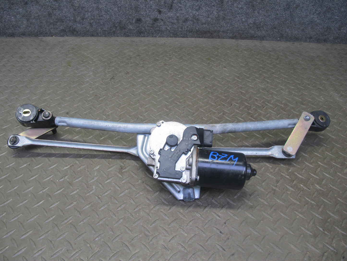 96-02 BMW E36/7 Z3 Windshield Wiper Transmission Linkage w Motor OEM