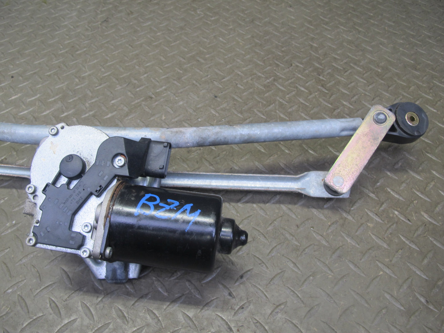 96-02 BMW E36/7 Z3 Windshield Wiper Transmission Linkage w Motor OEM