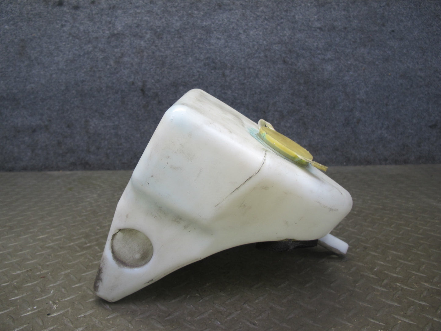 96-98 BMW E36/7 Z3 Windshied Washer Fluid Reservoir Tank 5L w Pump OEM