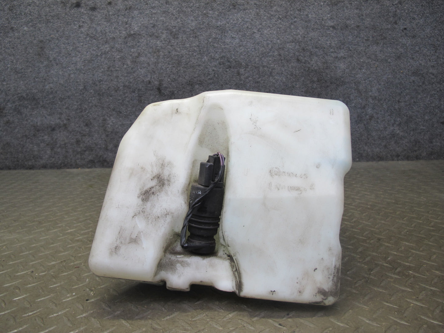 96-98 BMW E36/7 Z3 Windshied Washer Fluid Reservoir Tank 5L w Pump OEM