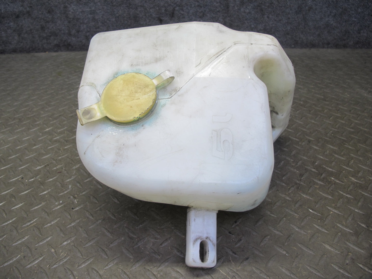 96-98 BMW E36/7 Z3 Windshied Washer Fluid Reservoir Tank 5L w Pump OEM