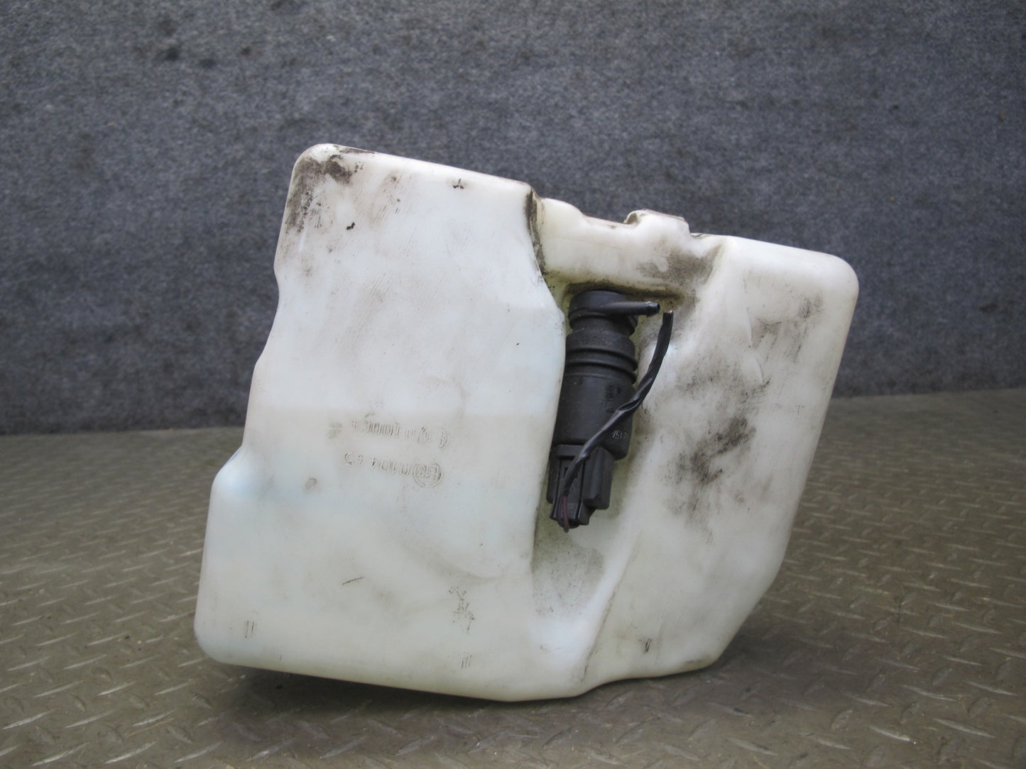 96-98 BMW E36/7 Z3 Windshied Washer Fluid Reservoir Tank 5L w Pump OEM