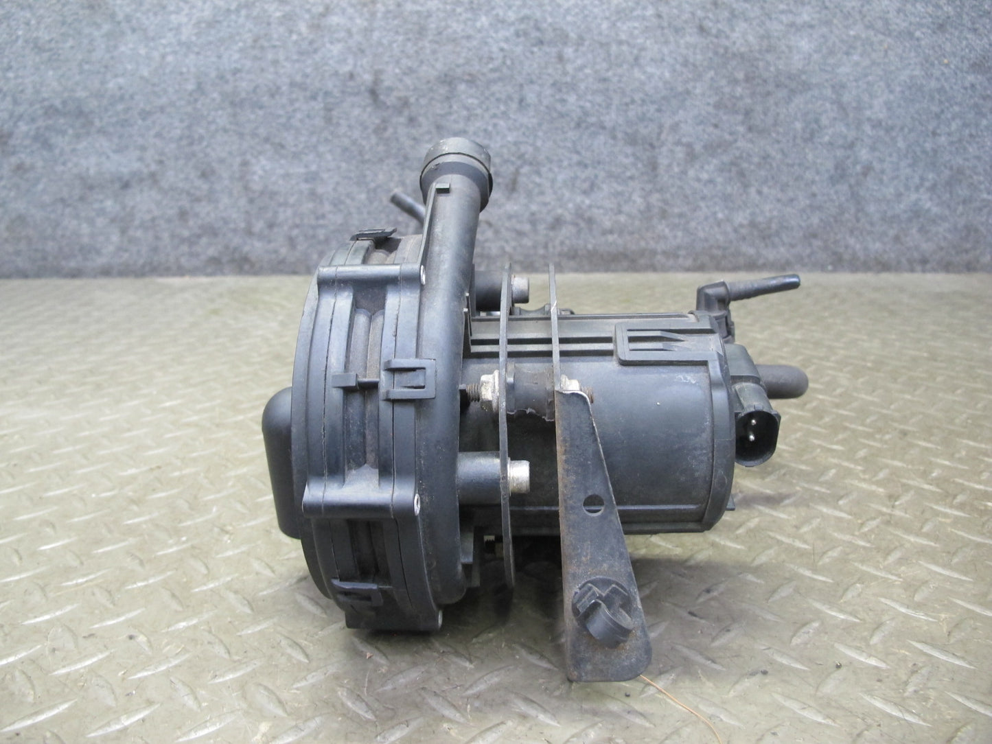 96-99 BMW E36/7 Z3 1.9L M44 Engine Secondary Air Injection Smog Pump OEM