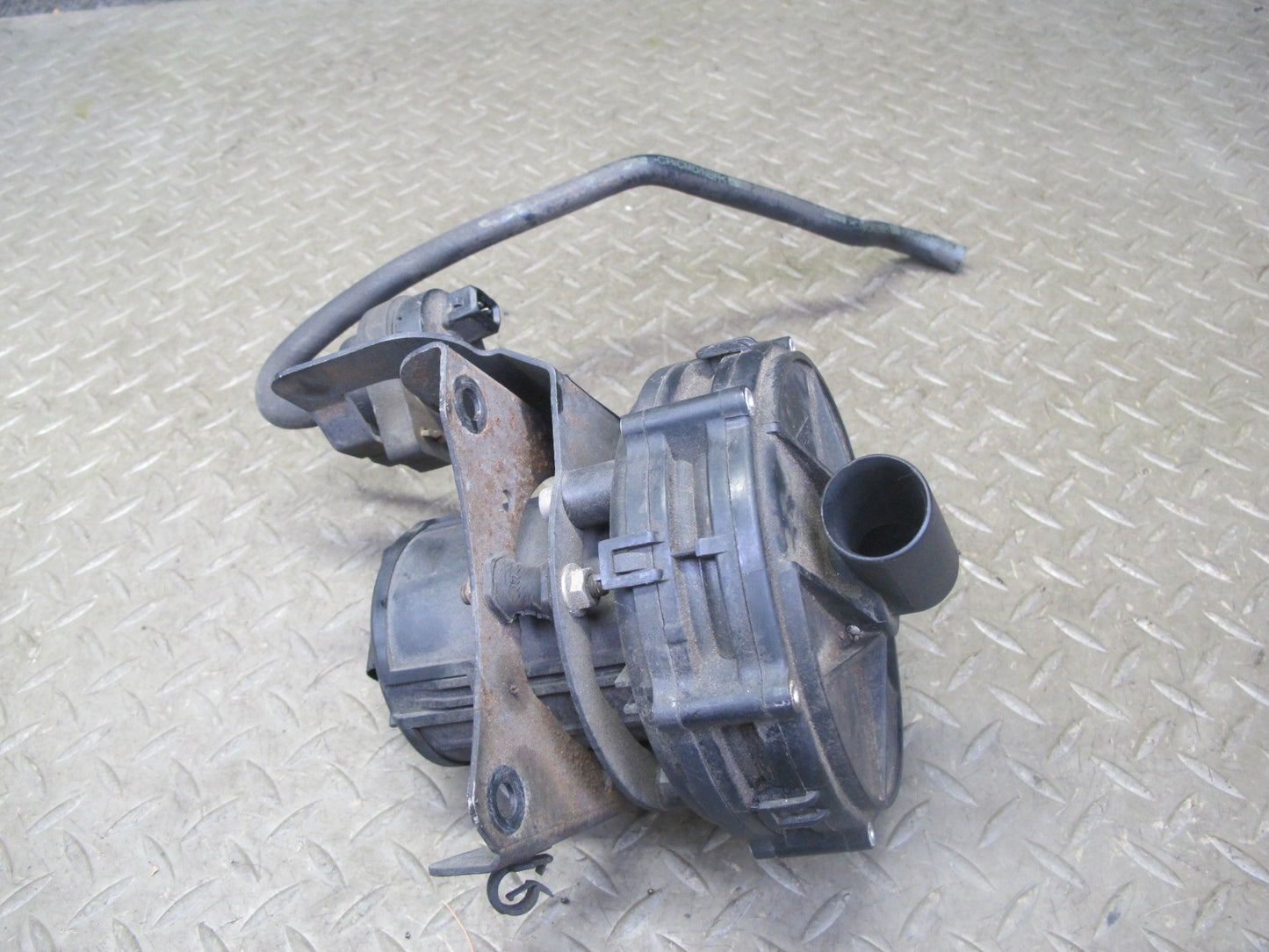 96-99 BMW E36/7 Z3 1.9L M44 Engine Secondary Air Injection Smog Pump OEM