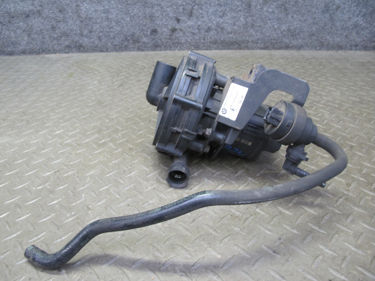 96-99 BMW E36/7 Z3 1.9L M44 Engine Secondary Air Injection Smog Pump OEM
