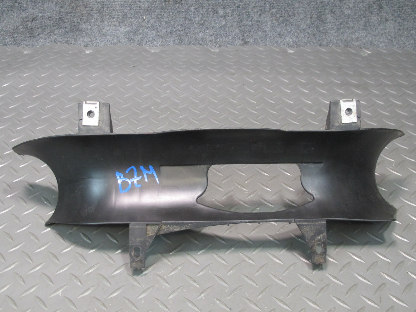 96-98 BMW E36/7 Z3 1.9L M44 Air Intake Duct Bottom Bracket OEM