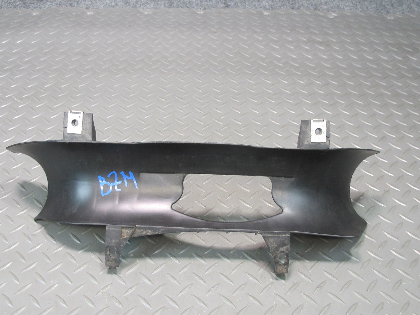 96-98 BMW E36/7 Z3 1.9L M44 Air Intake Duct Bottom Bracket OEM