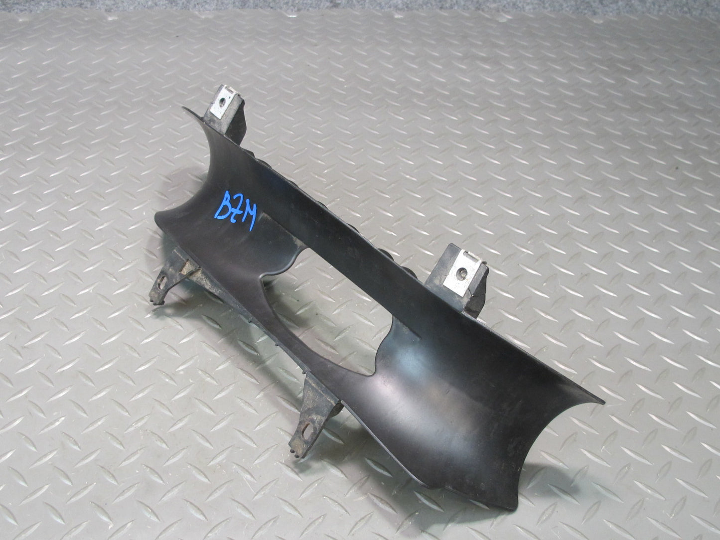 96-98 BMW E36/7 Z3 1.9L M44 Air Intake Duct Bottom Bracket OEM