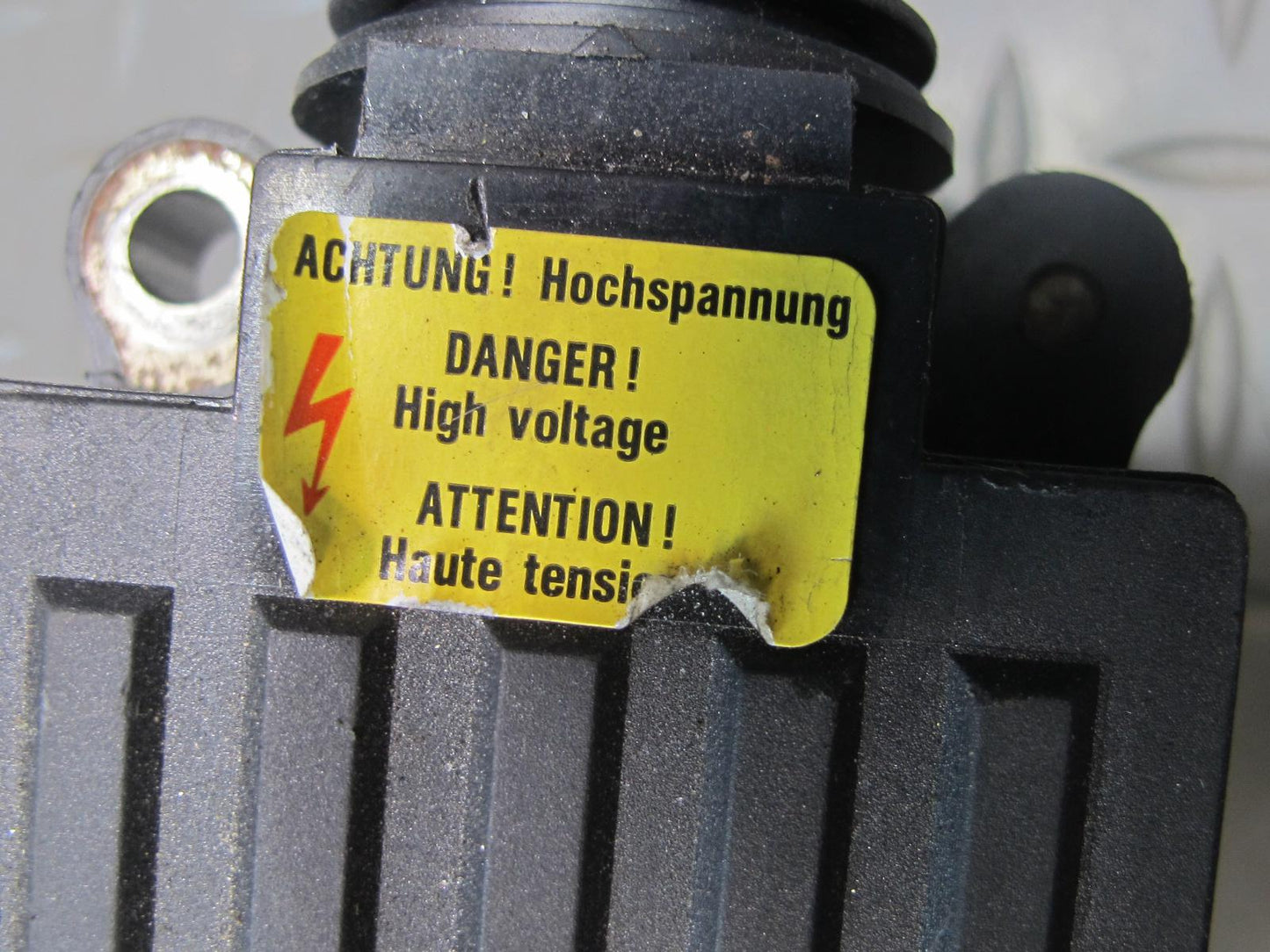 96-98 BMW E36/7 Z3 1.9L M44 Engine Motor Ignition Coil Pack OEM