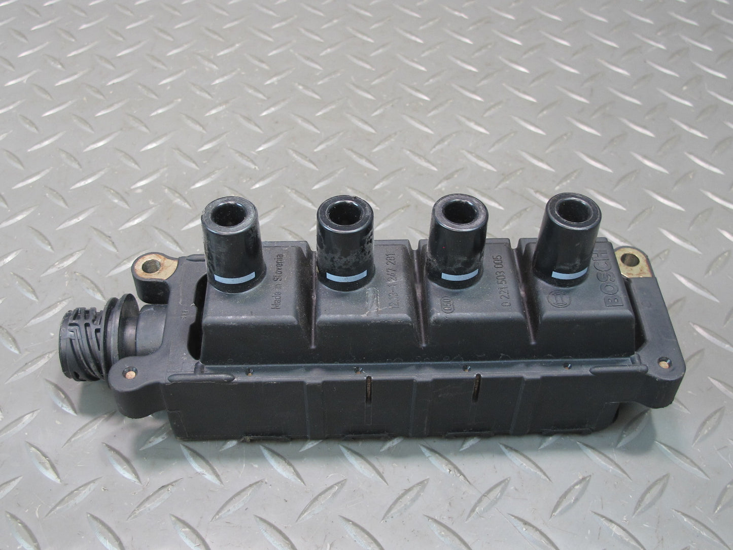 96-98 BMW E36/7 Z3 1.9L M44 Engine Motor Ignition Coil Pack OEM