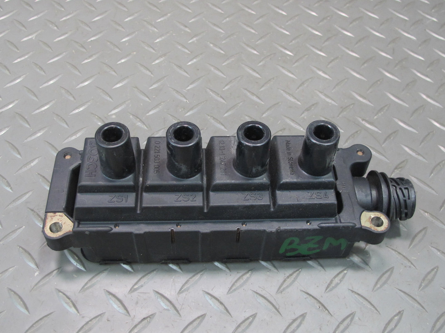 96-98 BMW E36/7 Z3 1.9L M44 Engine Motor Ignition Coil Pack OEM