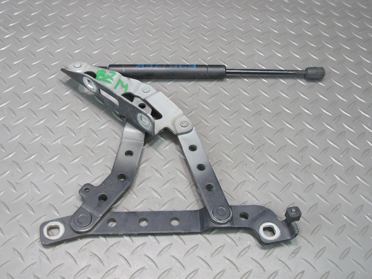 96-02 BMW E36/7 Z3 Front Left & Right Hood Bonnet Hinge Black Set OEM