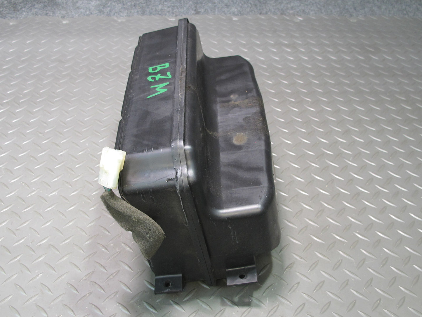 98-99 BMW E36/7 Z3 Roadster Rear Harman Kardon Subwoofer Box Speaker OEM