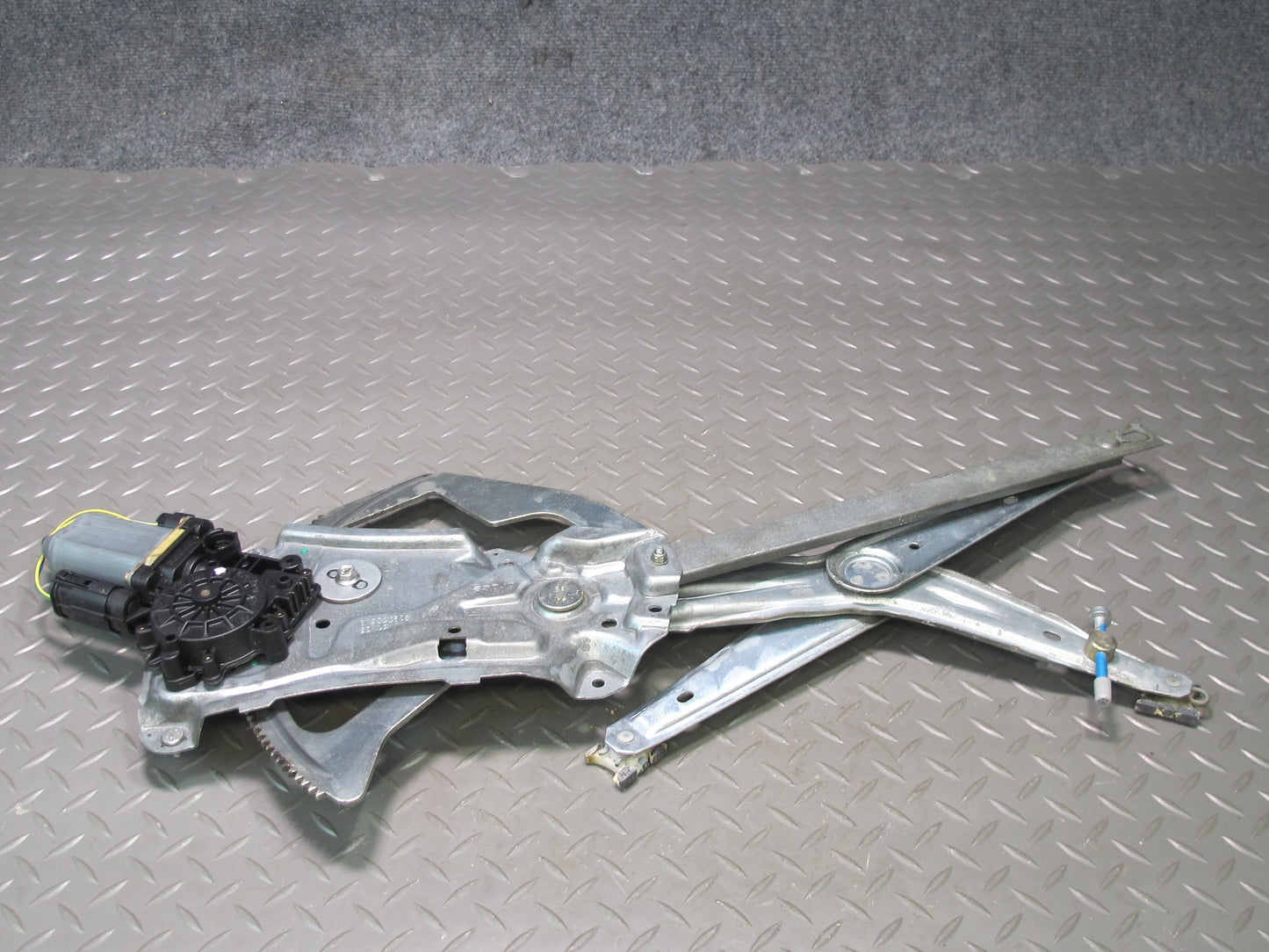 96-02 BMW E36/7 Z3 Roadster Right Passenger Door Window Regulator w Motor OEM