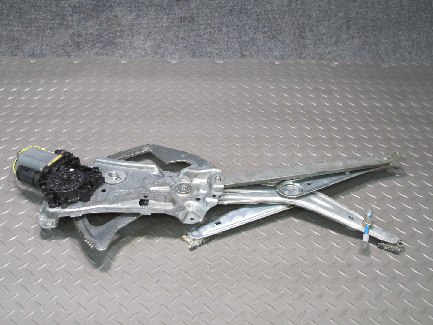 96-02 BMW E36/7 Z3 Roadster Right Passenger Door Window Regulator w Motor OEM
