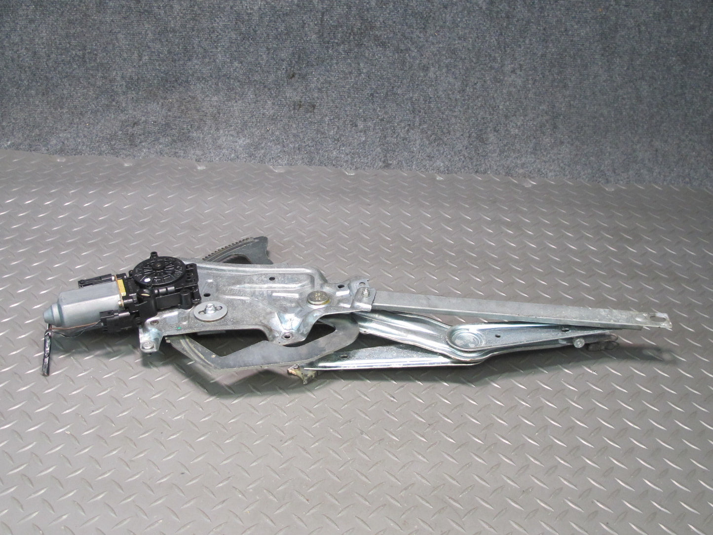 96-02 BMW E36/7 Z3 Roadster Left Driver Door Window Regulator w Motor OEM