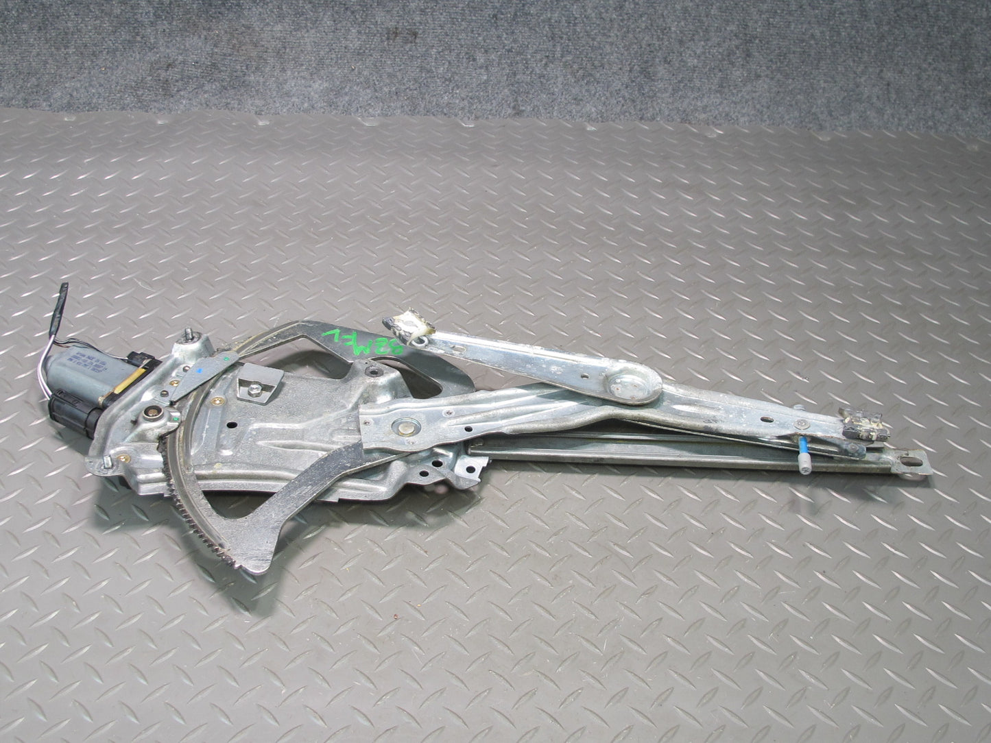 96-02 BMW E36/7 Z3 Roadster Left Driver Door Window Regulator w Motor OEM