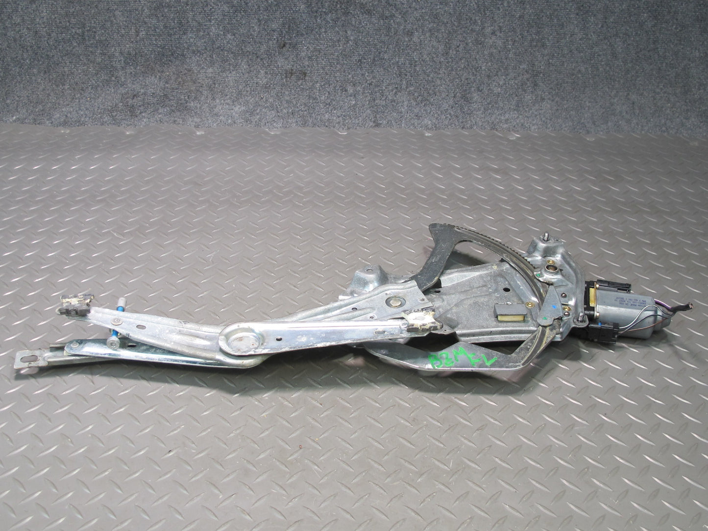 96-02 BMW E36/7 Z3 Roadster Left Driver Door Window Regulator w Motor OEM