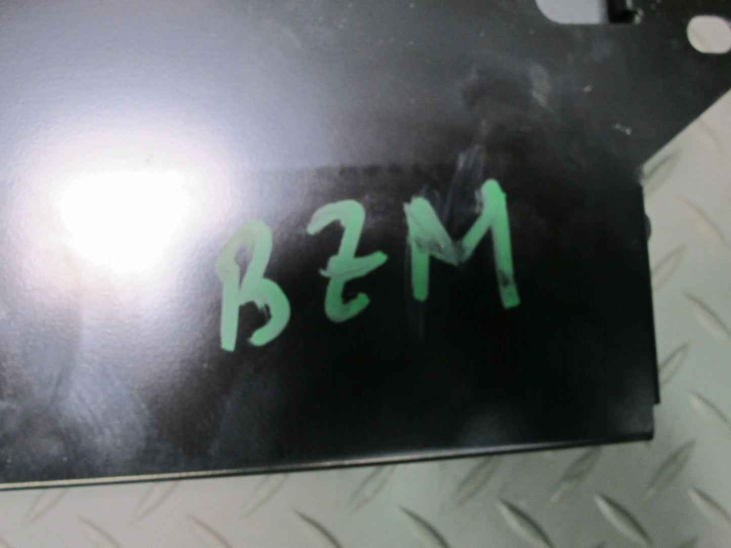 96-02 BMW E36/7 Z3 6 Disc CD Changer w Magazine & Bracket Mount OEM