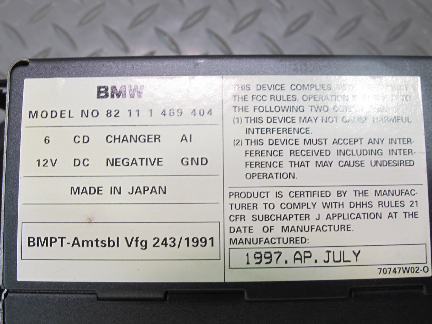 96-02 BMW E36/7 Z3 6 Disc CD Changer w Magazine & Bracket Mount OEM