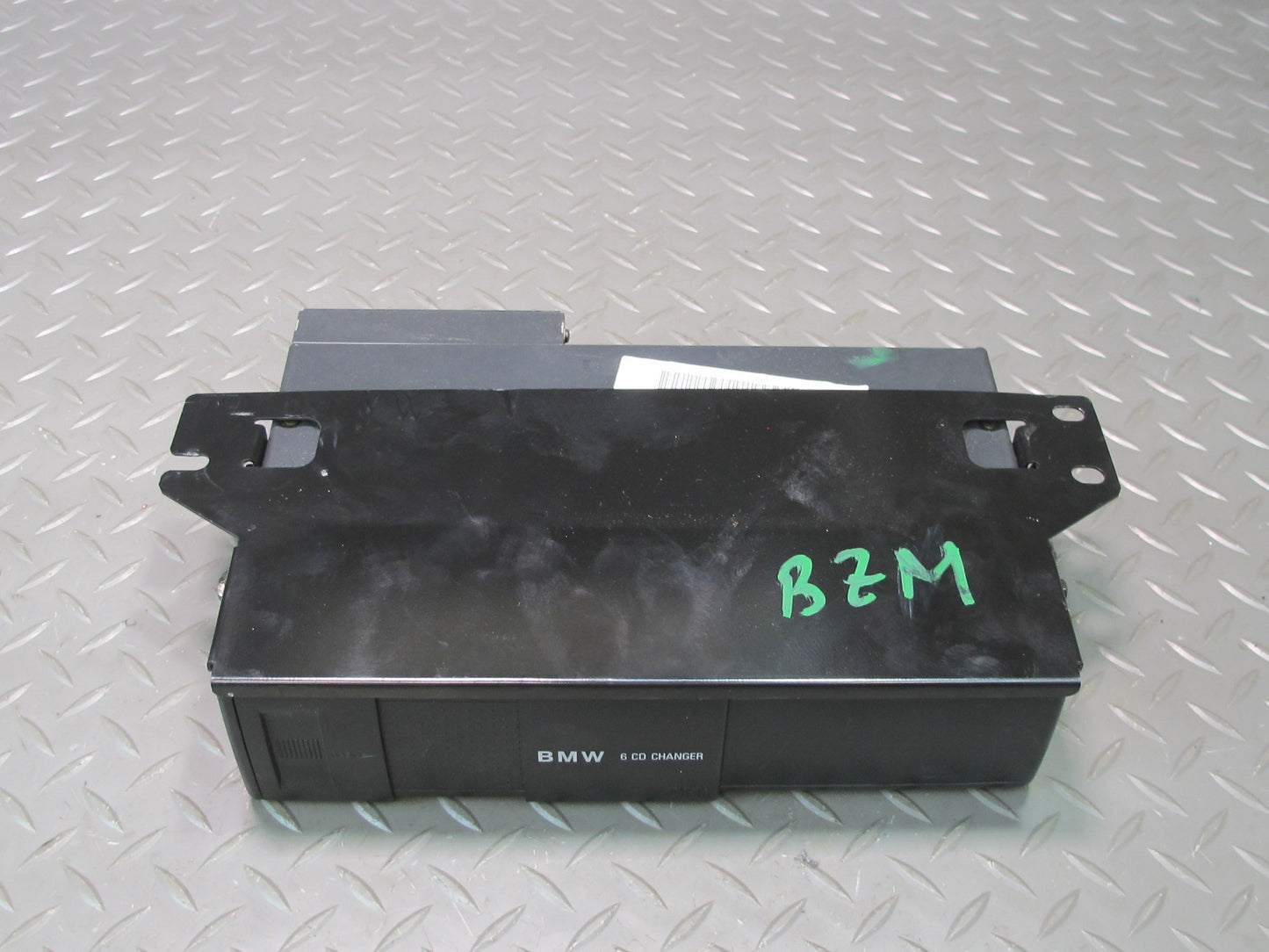 96-02 BMW E36/7 Z3 6 Disc CD Changer w Magazine & Bracket Mount OEM