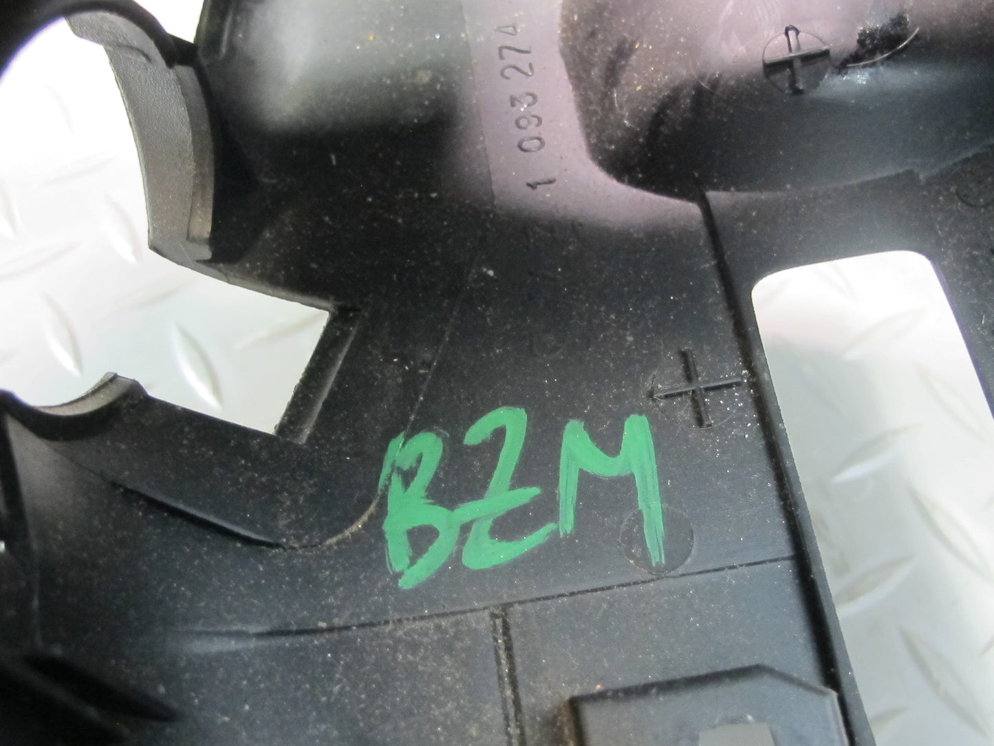 96-02 BMW E36/7 Z3 Steering Column Trim Panel Black 1093274 OEM