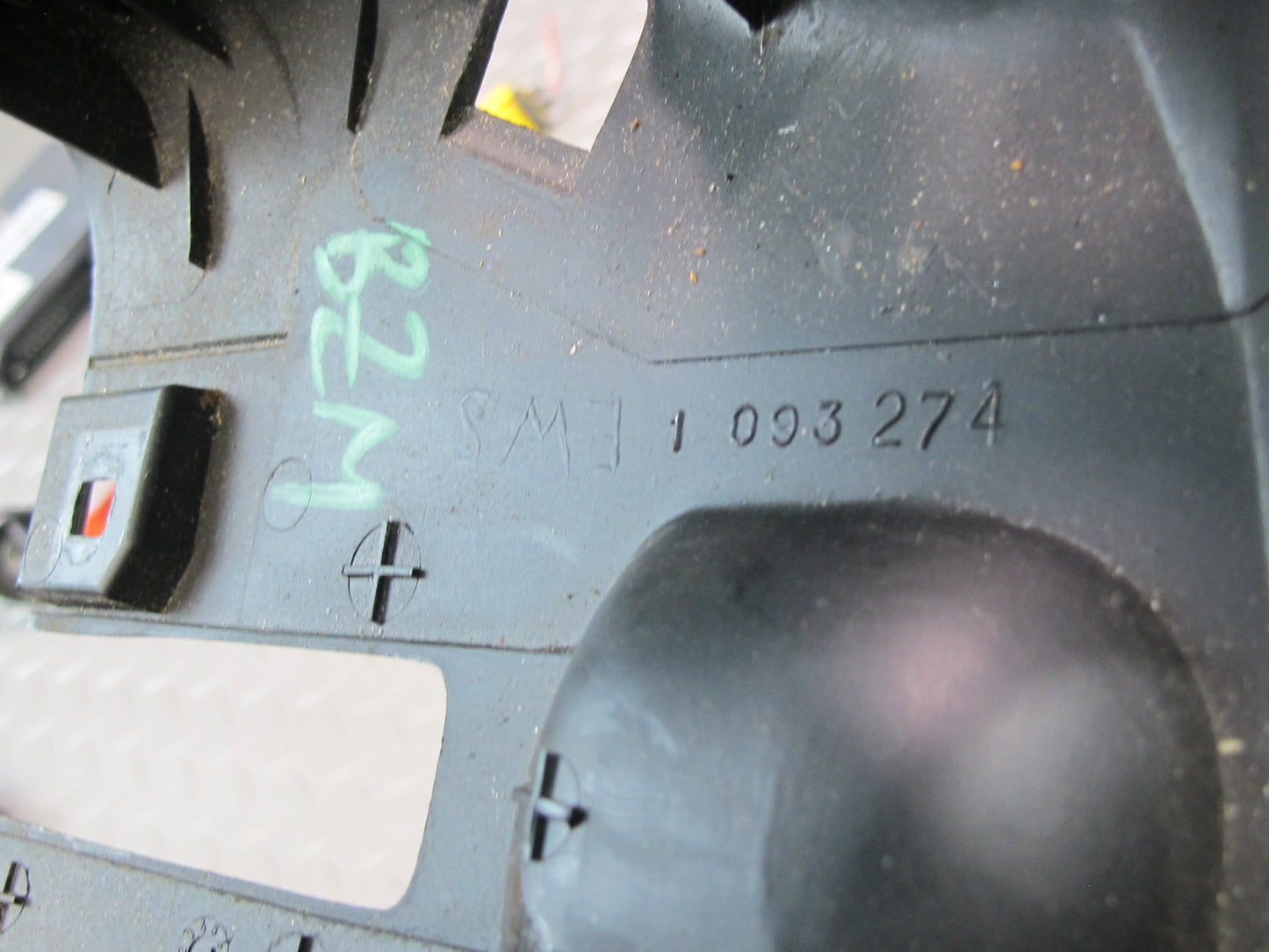 96-02 BMW E36/7 Z3 Steering Column Trim Panel Black 1093274 OEM