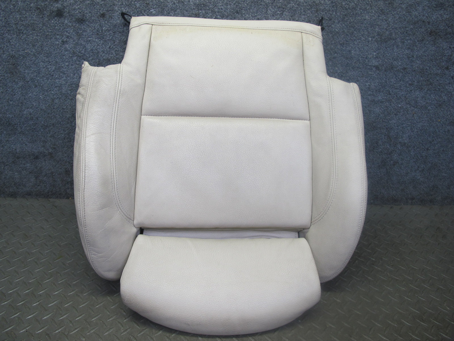 07-09 BMW E93 335i Convertible Front Right Sport Seat Lower Leather Cushion OEM