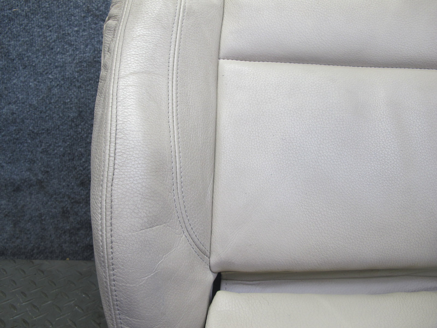 07-09 BMW E93 335i Convertible Front Right Sport Seat Lower Leather Cushion OEM