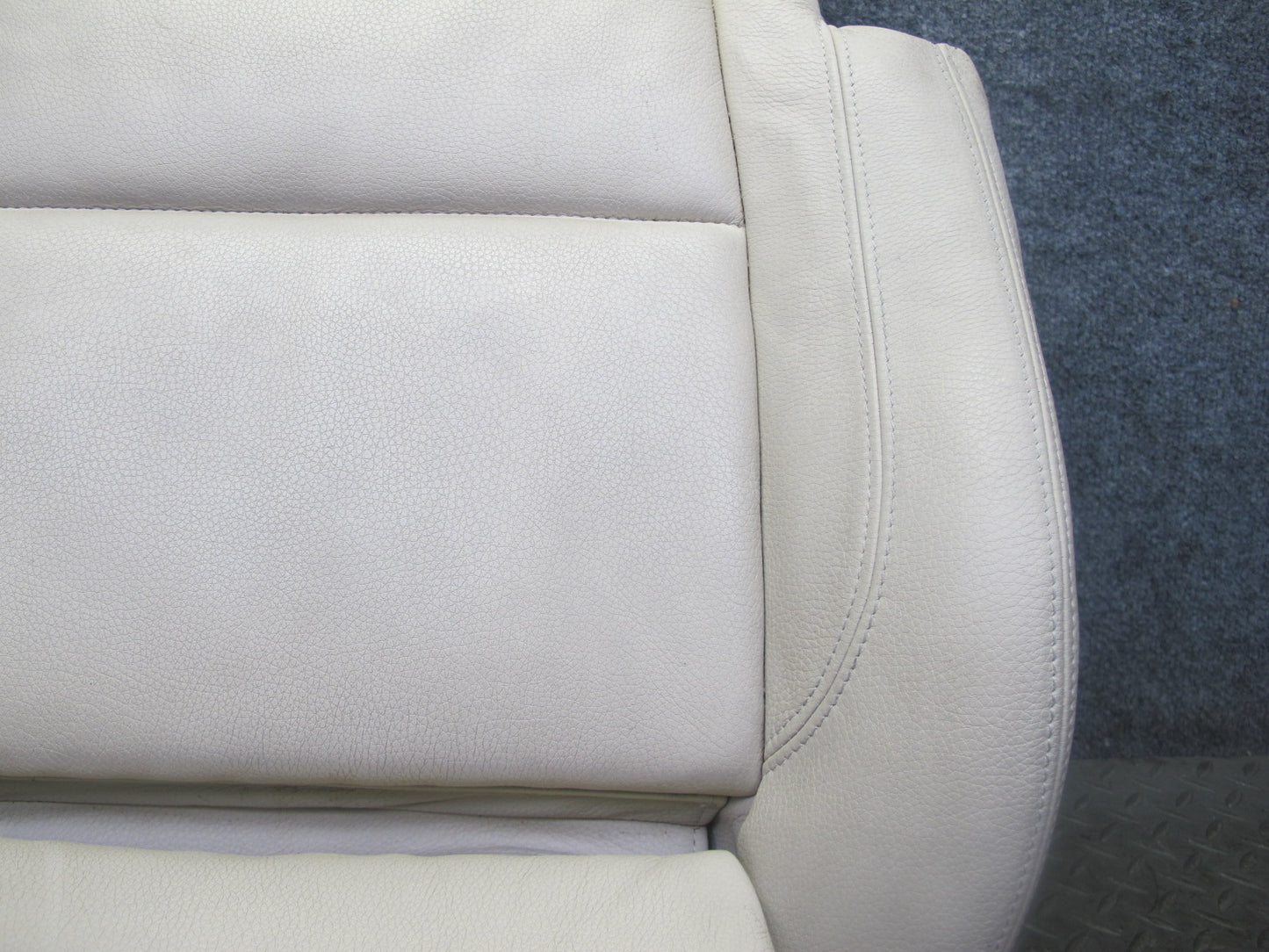 07-09 BMW E93 335i Convertible Front Right Sport Seat Lower Leather Cushion OEM