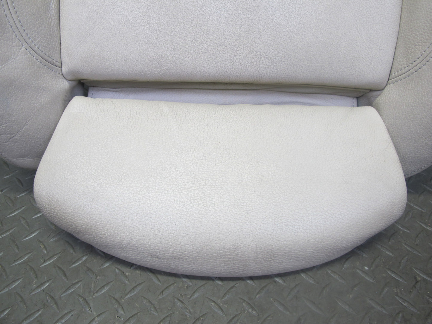 07-09 BMW E93 335i Convertible Front Right Sport Seat Lower Leather Cushion OEM