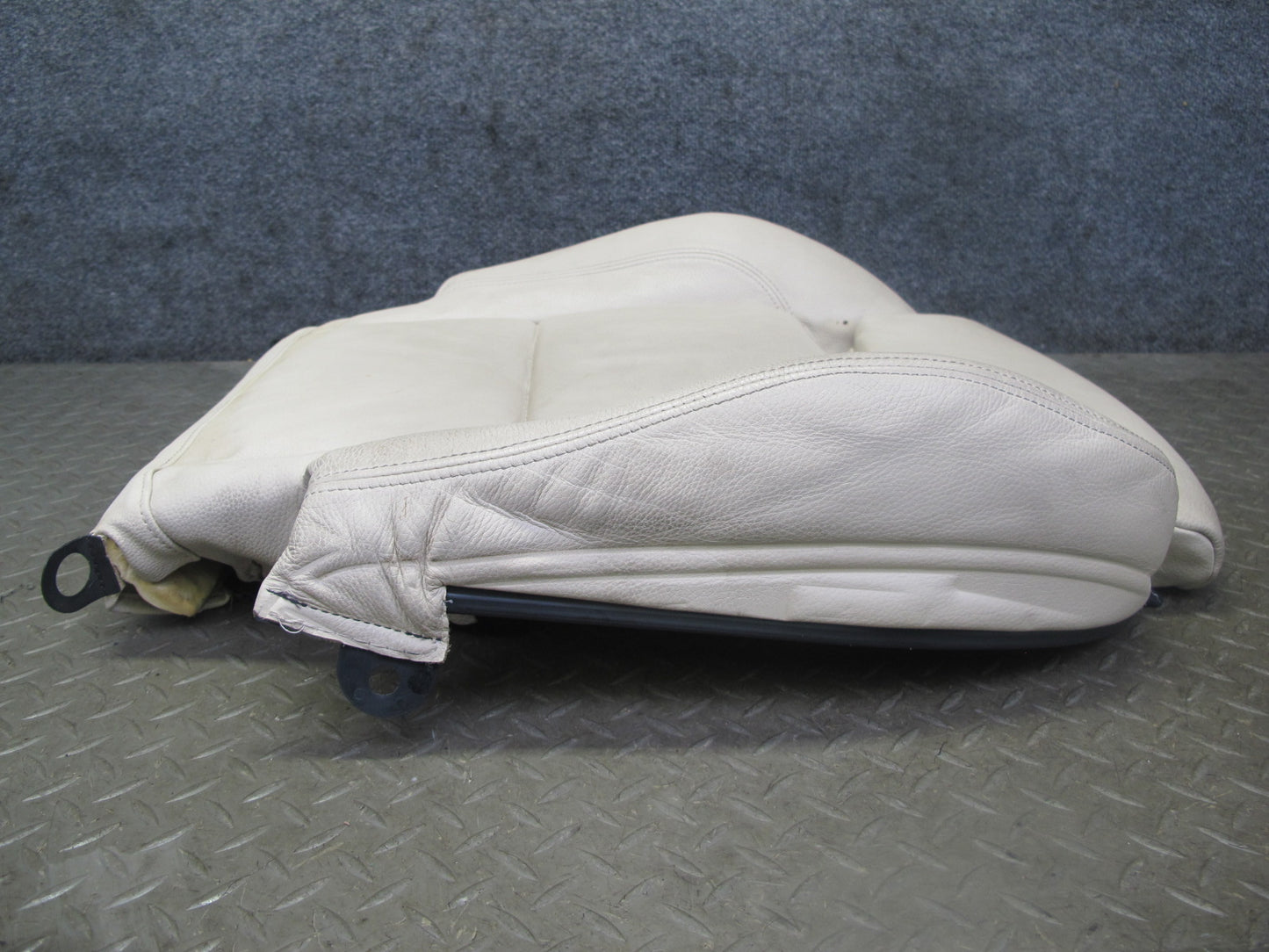 07-09 BMW E93 335i Convertible Front Right Sport Seat Lower Leather Cushion OEM