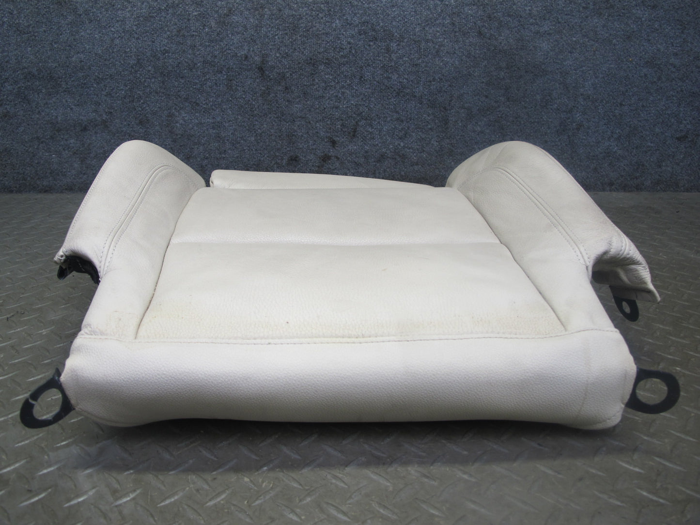 07-09 BMW E93 335i Convertible Front Right Sport Seat Lower Leather Cushion OEM