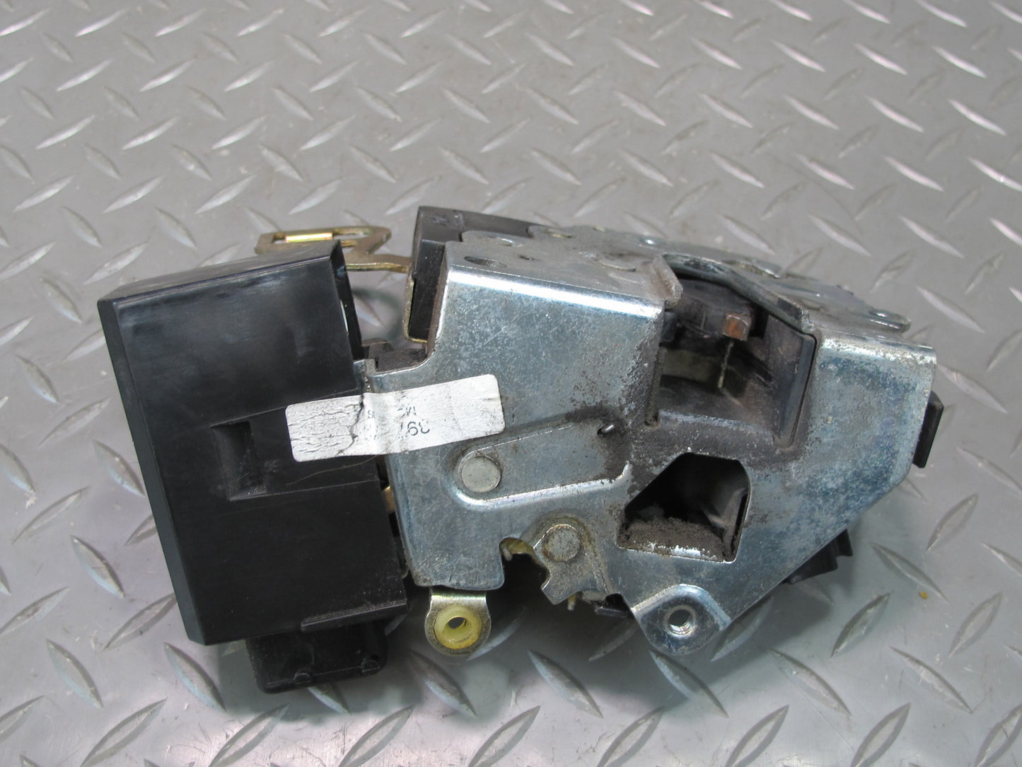 96-02 BMW E36/7 Z3 Right Passenger Door Lock Latch Actuator 8353012 OEM