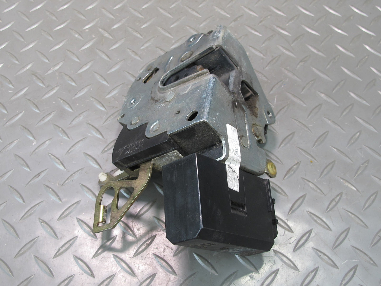 96-02 BMW E36/7 Z3 Right Passenger Door Lock Latch Actuator 8353012 OEM